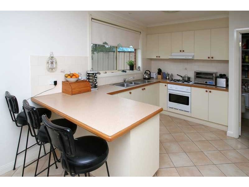 Unit 1/18G Purinuan Road, Reservoir VIC 3073
