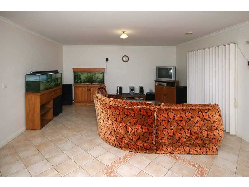 Unit 1/18G Purinuan Road, Reservoir VIC 3073