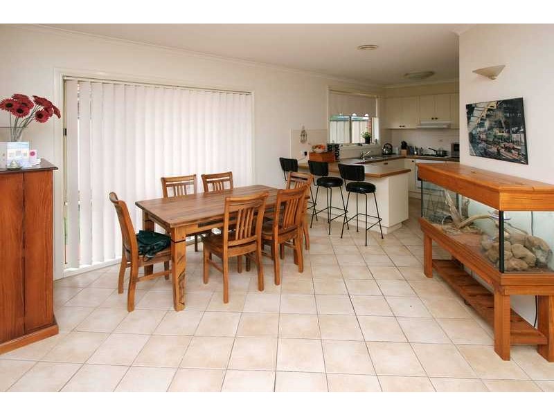 Unit 1/18G Purinuan Road, Reservoir VIC 3073