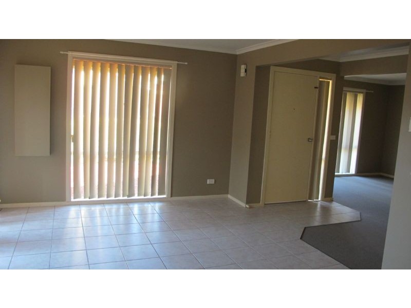 Unit 18/2A Crookston Road, Reservoir VIC 3073