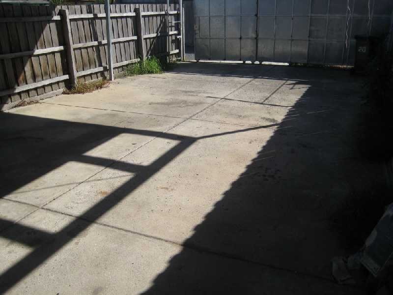 Unit 2(Rear)/20 Carson Street, Reservoir VIC 3073