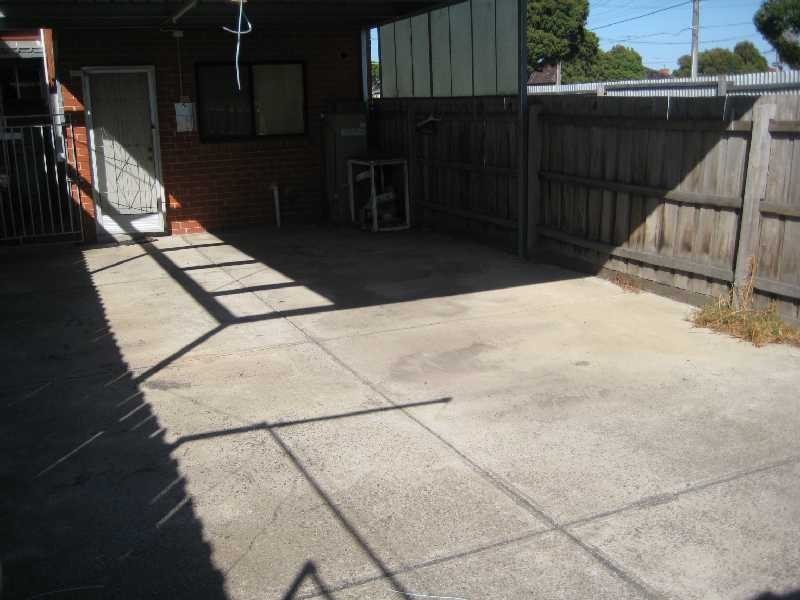 Unit 2(Rear)/20 Carson Street, Reservoir VIC 3073