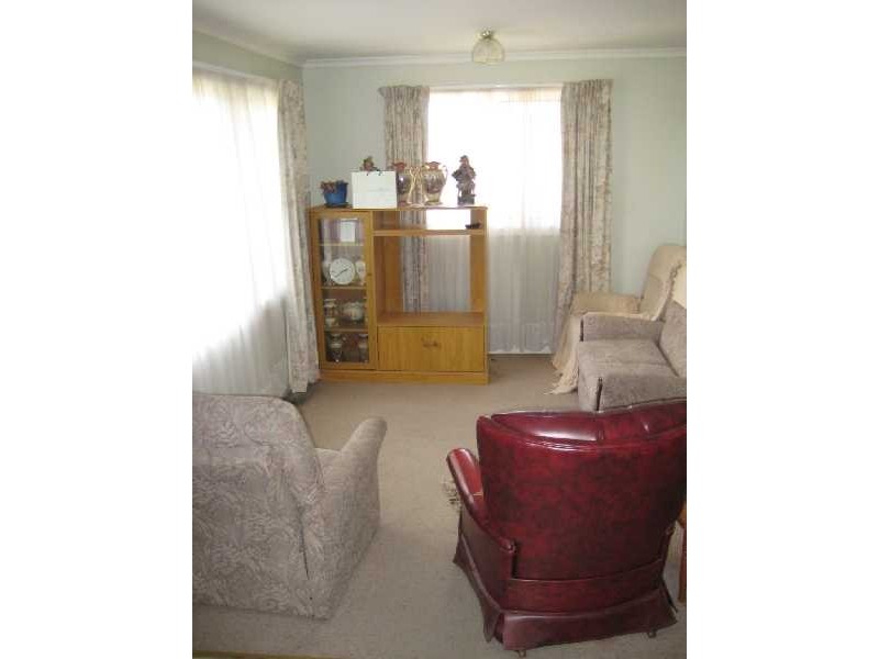 14 Hopetoun Avenue, Reservoir VIC 3073