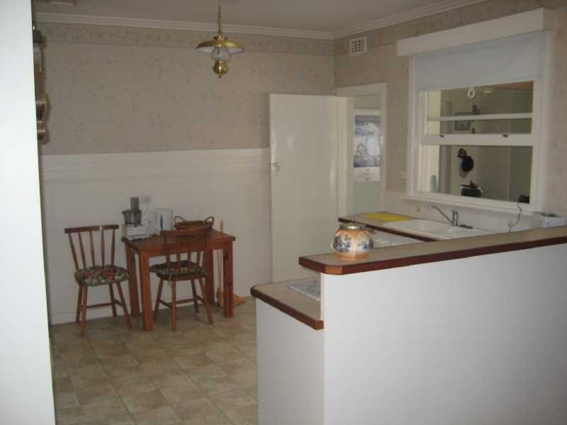 14 Hopetoun Avenue, Reservoir VIC 3073