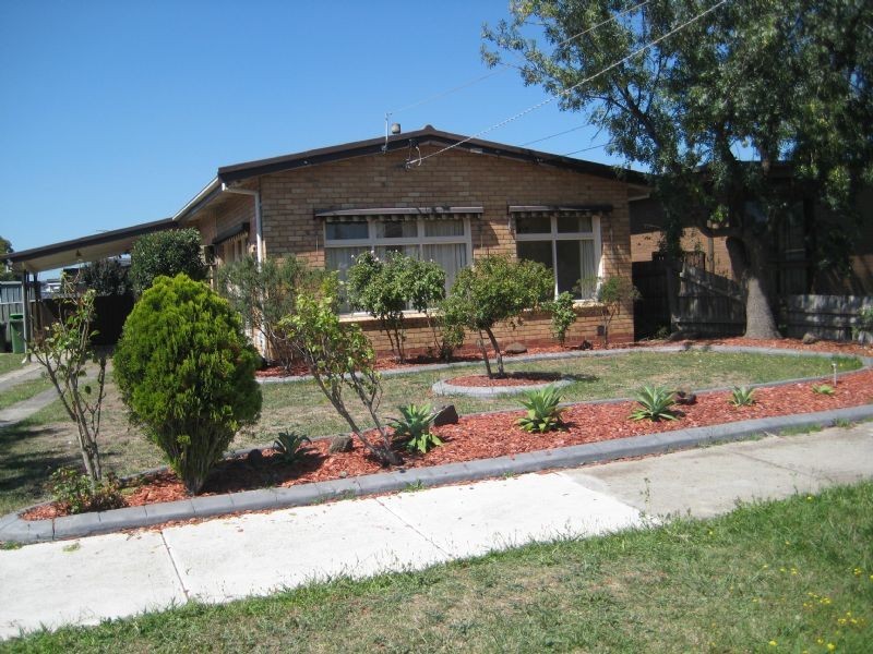 10 Daleglen Street, Reservoir VIC 3073