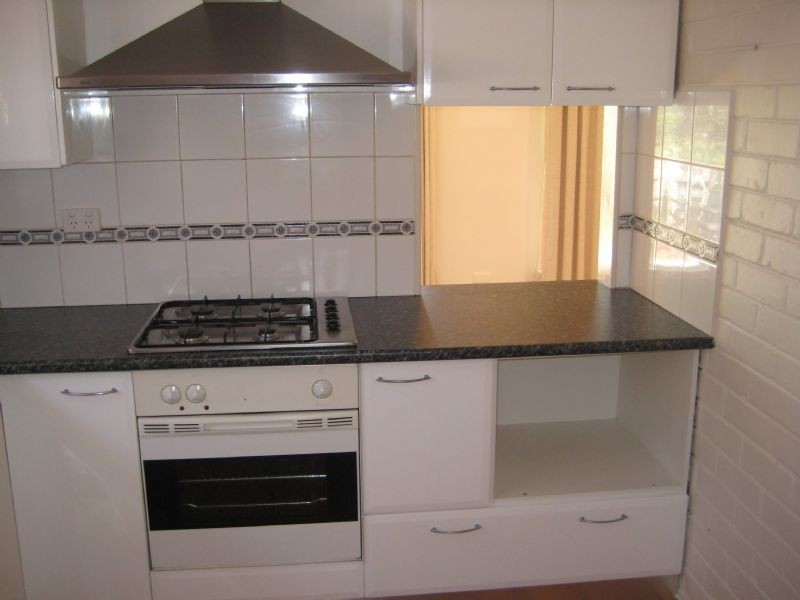 10 Daleglen Street, Reservoir VIC 3073