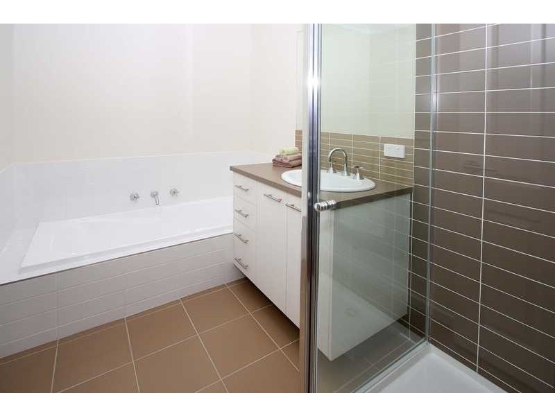 Unit 3/123 Boldrewood Parade, Reservoir VIC 3073