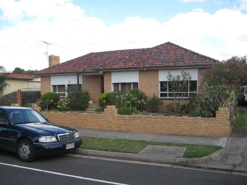 5 Botha Avenue, Reservoir VIC 3073