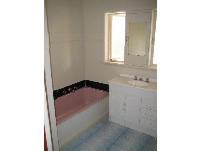 20 Burbank Drive, Reservoir VIC 3073