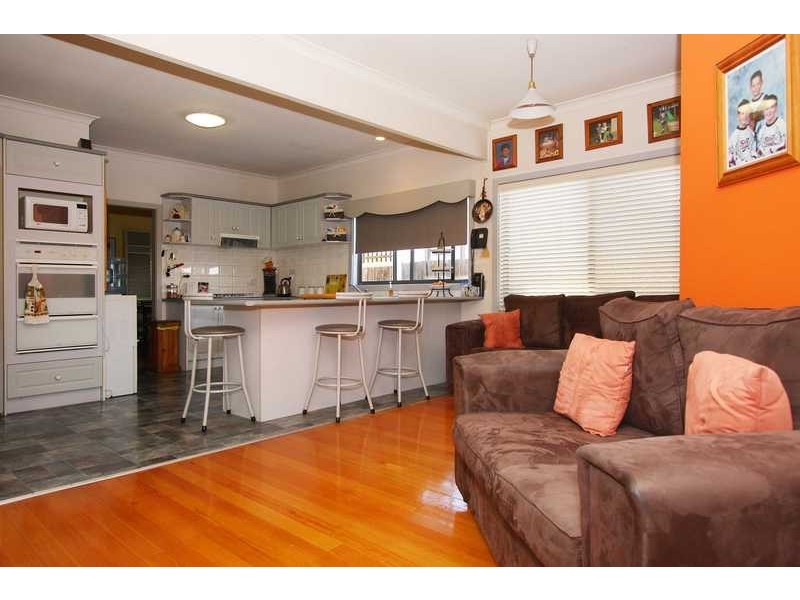 8 McCrae Street, Reservoir VIC 3073