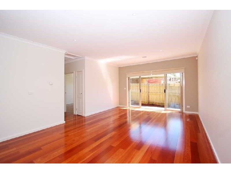 Unit 2/123 Boldrewood Parade, Reservoir VIC 3073