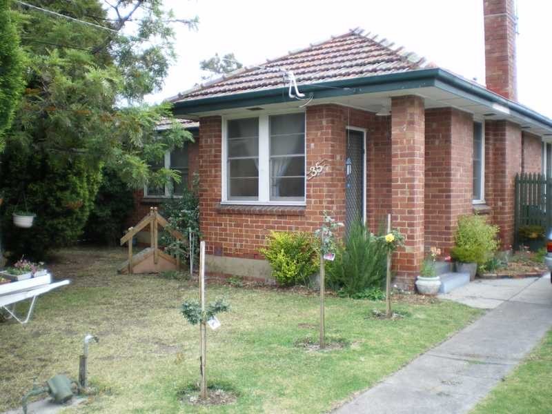 35 Taylor Avenue, Reservoir VIC 3073