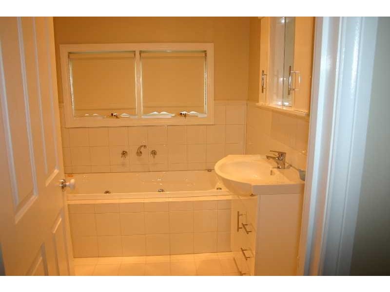 1B Robertson Street, Preston VIC 3072