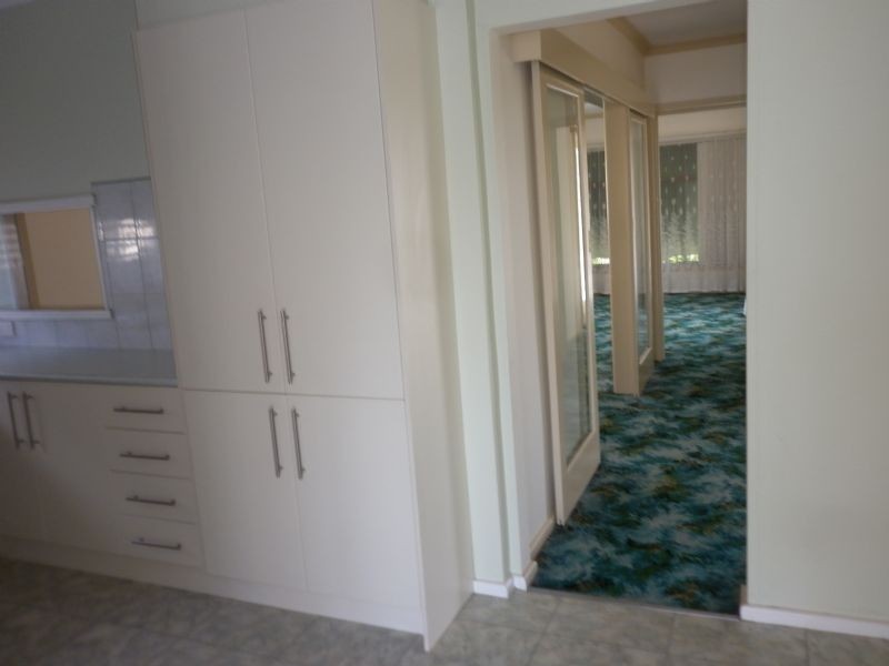 10 Locher Avenue, Reservoir VIC 3073