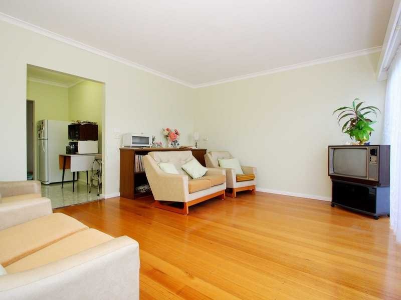 10 Locher Avenue, Reservoir VIC 3073