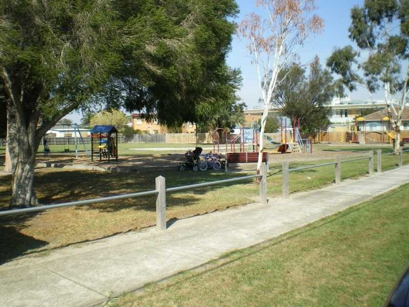 1/23 Lahinch Street, Preston VIC 3072