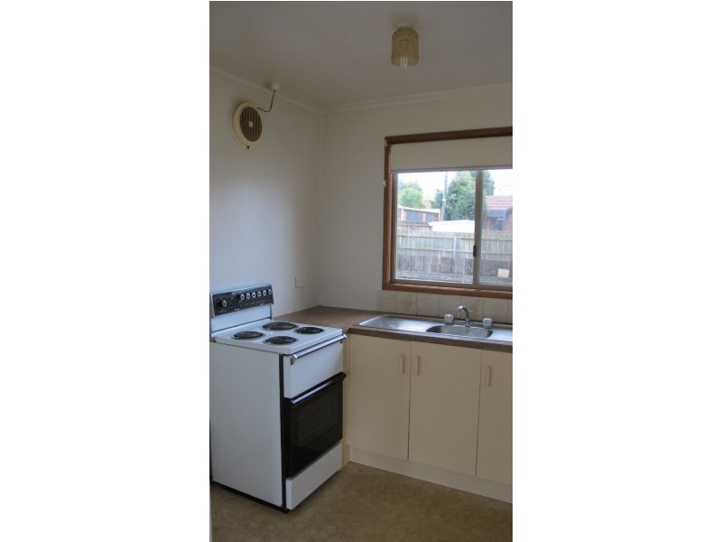 2/23 Lahinch Street, Preston VIC 3072