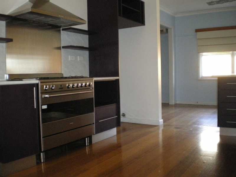 31 Darebin Blv, Reservoir VIC 3073