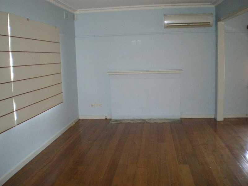 31 Darebin Blv, Reservoir VIC 3073