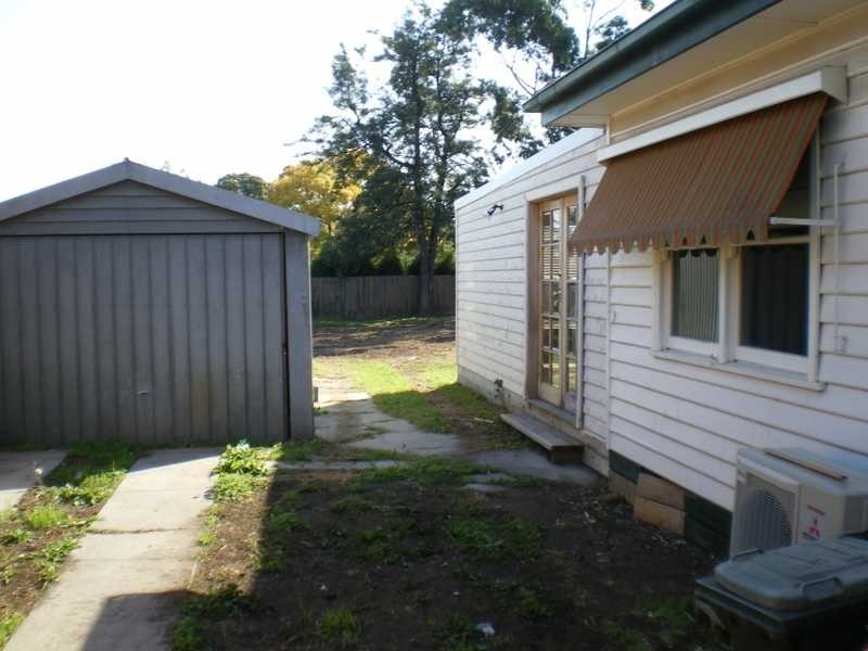 31 Darebin Blv, Reservoir VIC 3073