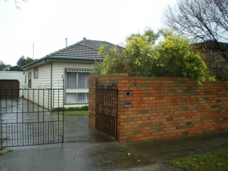 24 Kinsale Street, Reservoir VIC 3073