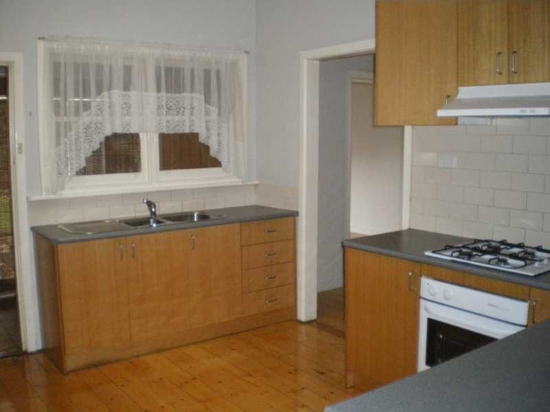 24 Kinsale Street, Reservoir VIC 3073