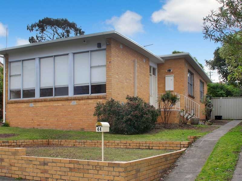 44 Dorrington Avenue, Reservoir VIC 3073