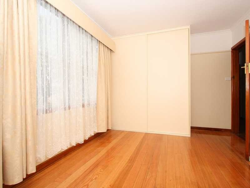 44 Dorrington Avenue, Reservoir VIC 3073