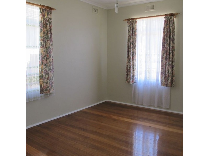 23 Dorrington Avenue, Reservoir VIC 3073