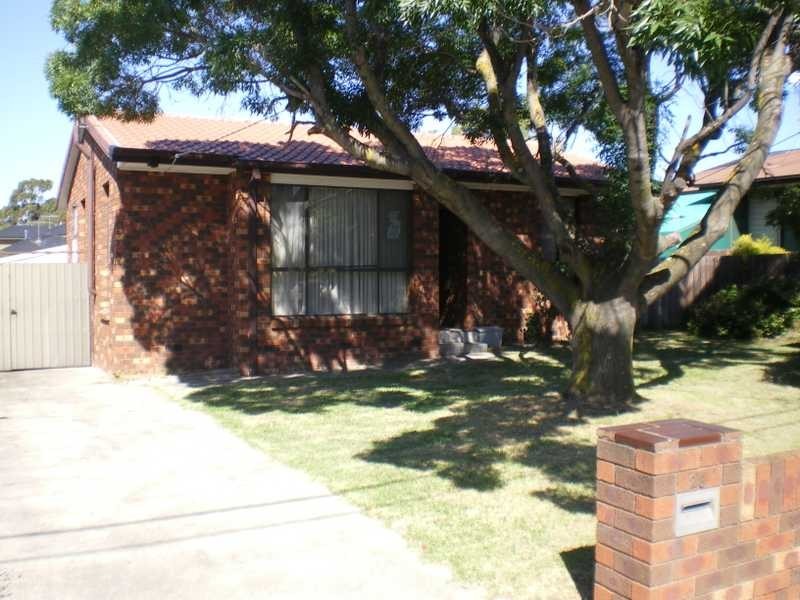 28 Bolderwood Parade, Reservoir VIC 3073