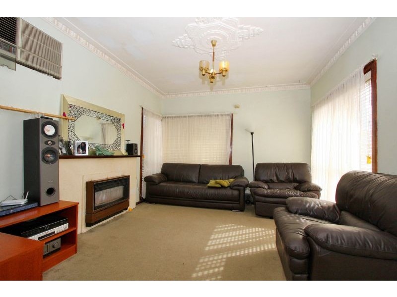 24 Chowne Street, Lalor VIC 3075