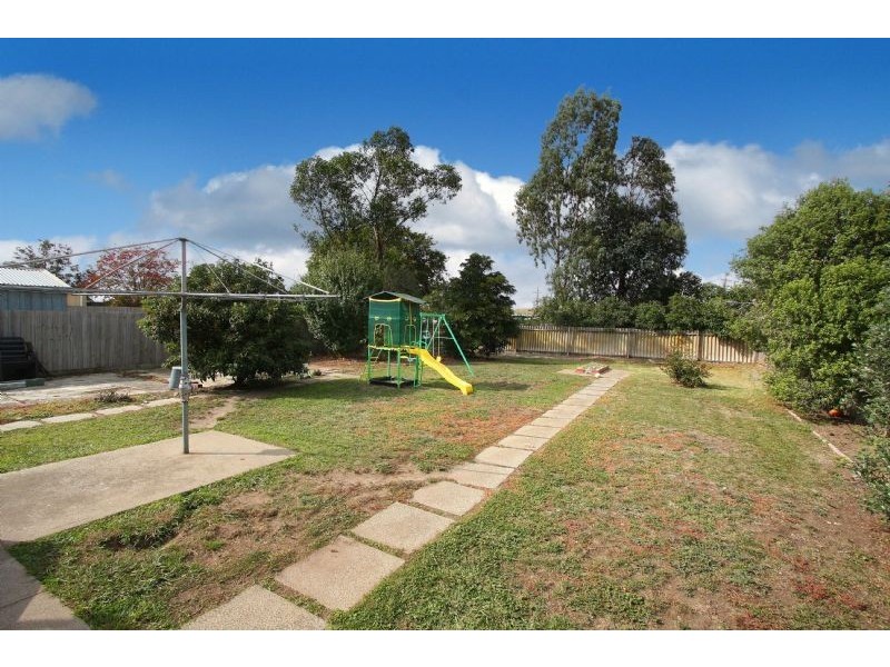 24 Chowne Street, Lalor VIC 3075