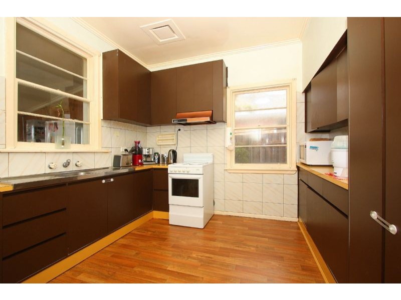 24 Chowne Street, Lalor VIC 3075