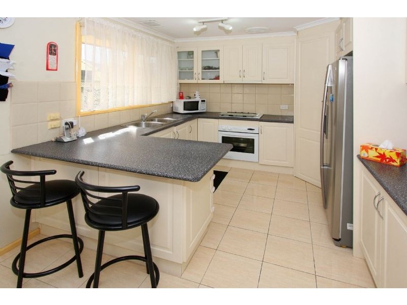 5 St Louis Place, Thomastown VIC 3074