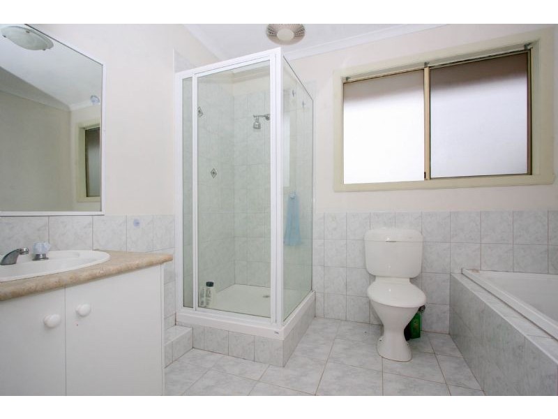 12 Elinda Place, Reservoir VIC 3073