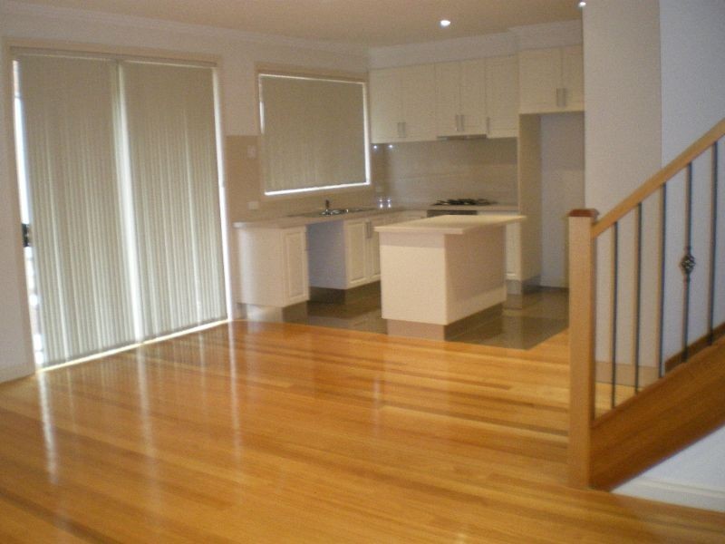 2/8 View Street, Reservoir VIC 3073