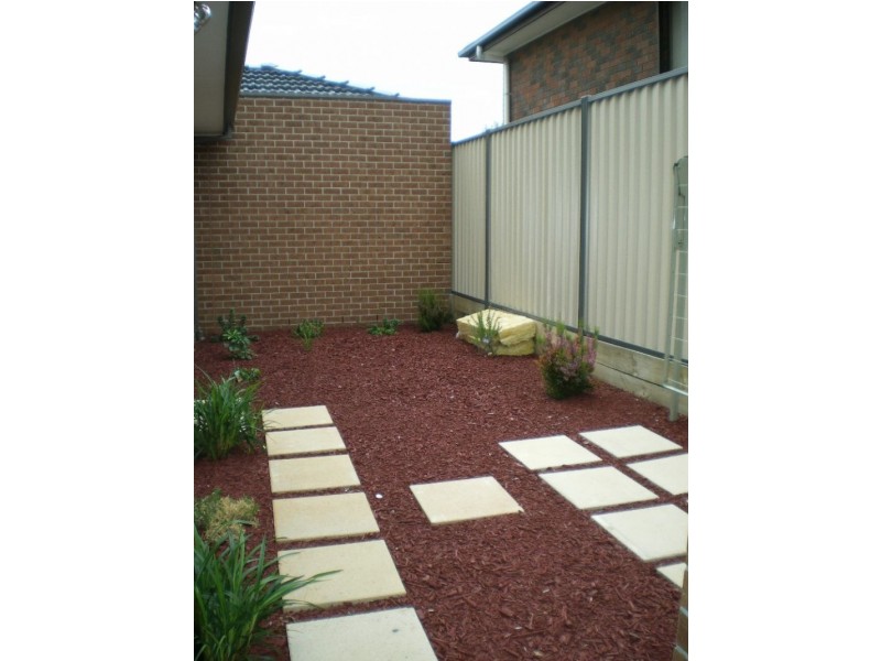 2/8 View Street, Reservoir VIC 3073