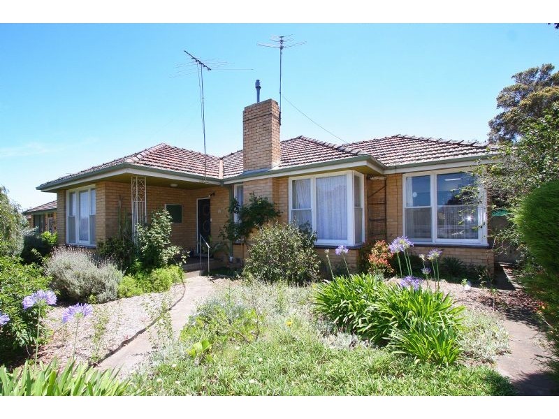 28 Gellibrand Crescent, Reservoir VIC 3073