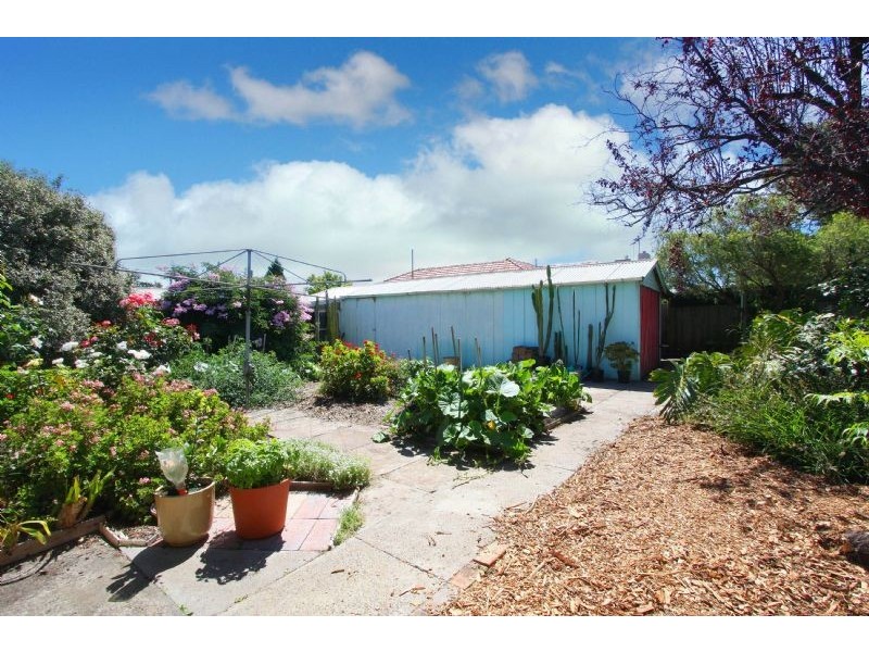 28 Gellibrand Crescent, Reservoir VIC 3073