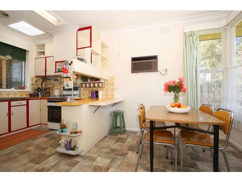 28 Gellibrand Crescent, Reservoir VIC 3073