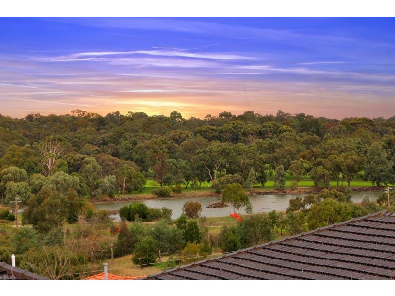 21 Manoel Avenue, Reservoir VIC 3073