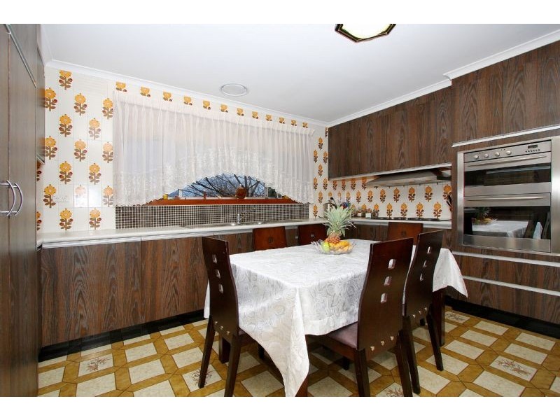 21 Manoel Avenue, Reservoir VIC 3073