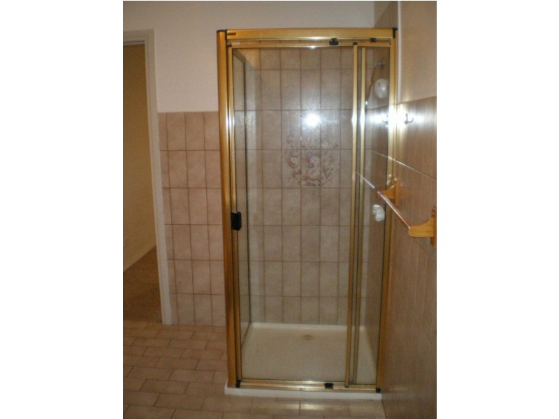 2/85 Thackeray Road, Reservoir VIC 3073