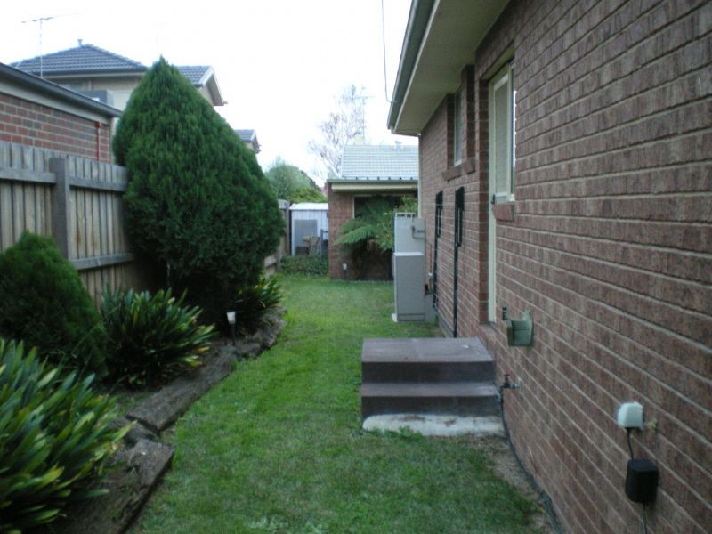 2/85 Thackeray Road, Reservoir VIC 3073