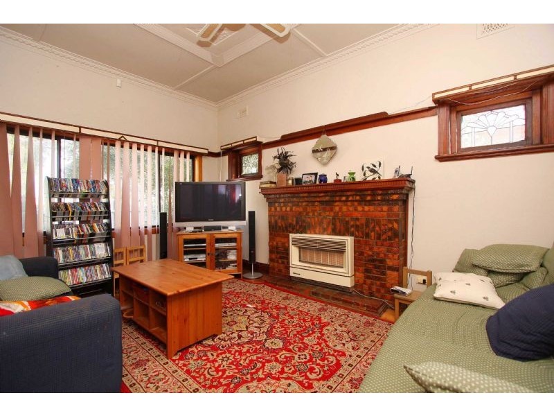 126 McMahon Road, Reservoir VIC 3073