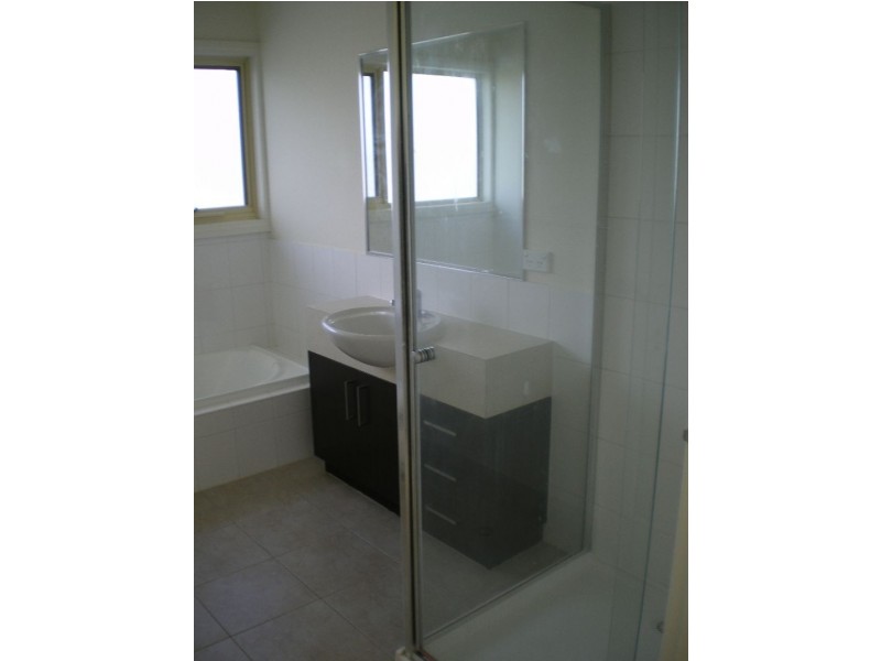 3/104 Tunaley Parade, Reservoir VIC 3073