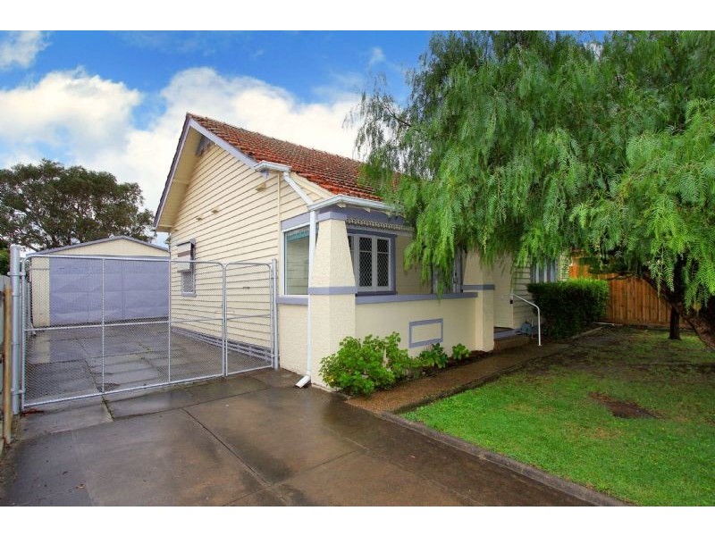 7 Lane Crescent, Reservoir VIC 3073
