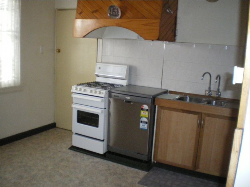 6 Clinnick Street, Reservoir VIC 3073