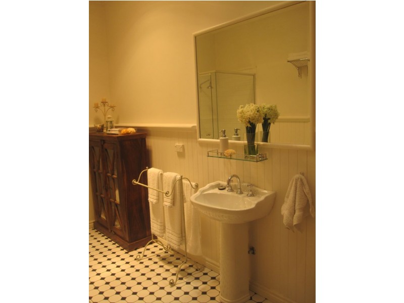 4 McPherson Street, Reservoir VIC 3073