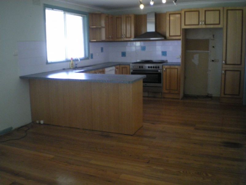 6 Clements Grove, Reservoir VIC 3073